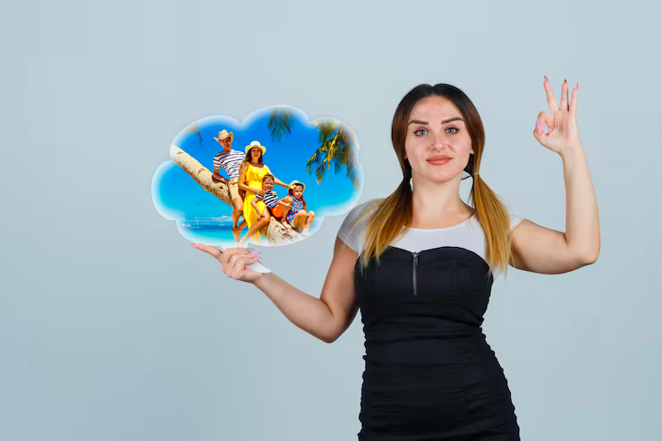 Mujer joven imagina una familia, sostiene letrero